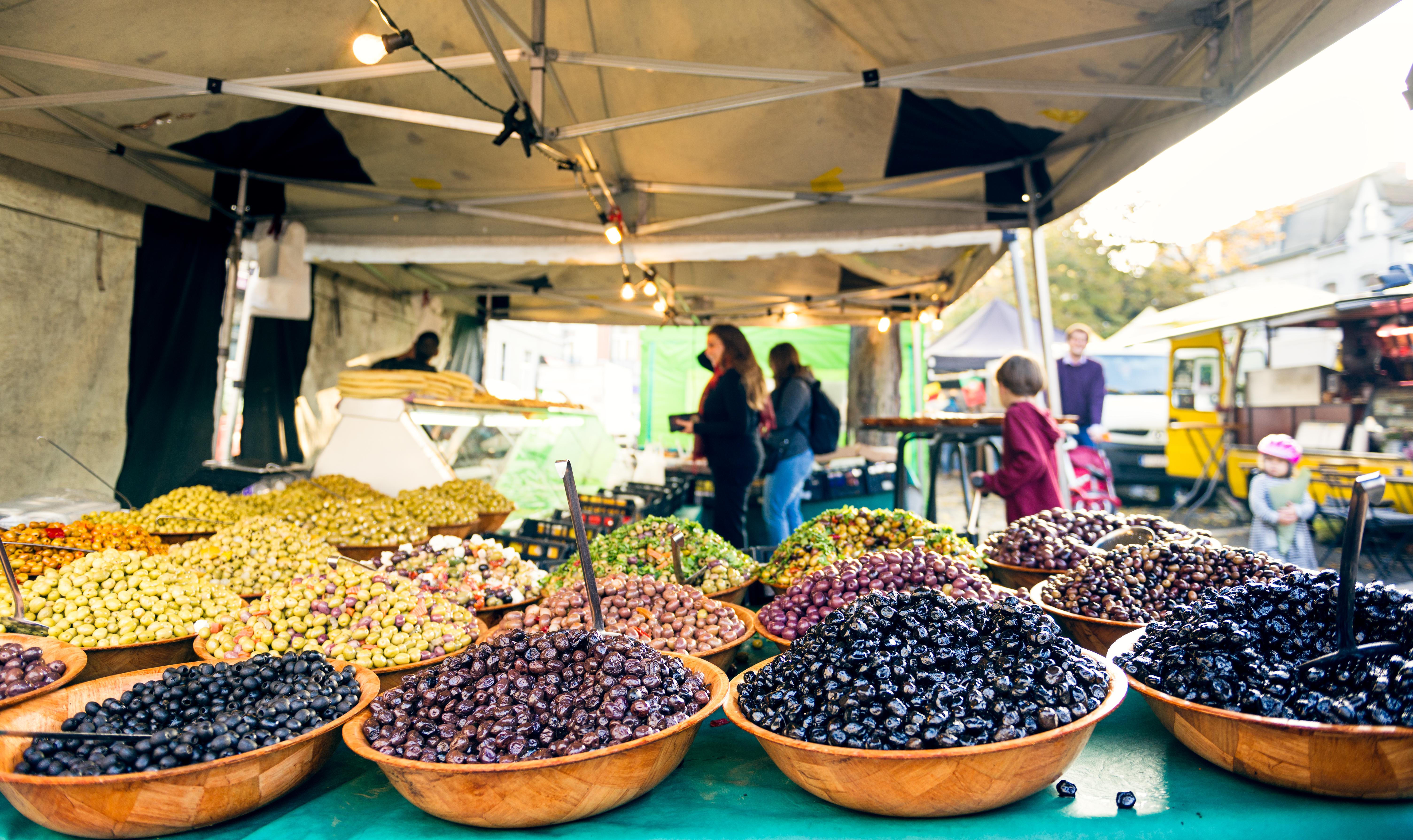 호텔 르 샤틀랭 브뤼셀 외부 사진 Olives at the 2011 festival