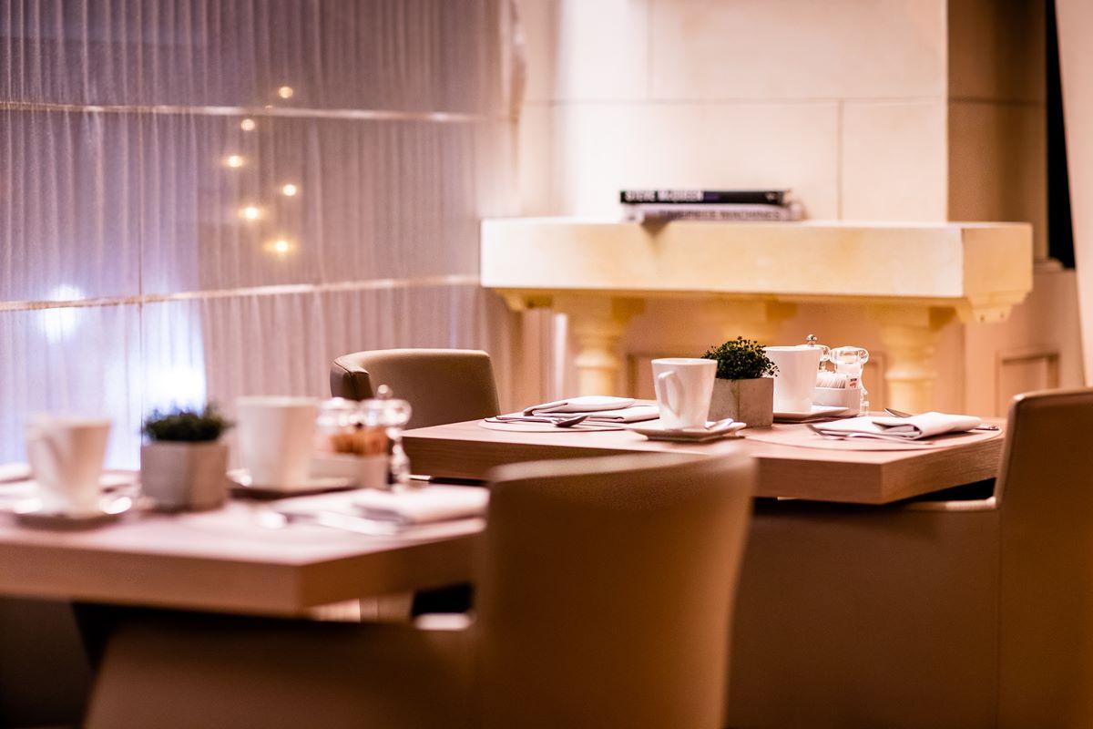 호텔 르 샤틀랭 브뤼셀 외부 사진 The interior of the restaurant