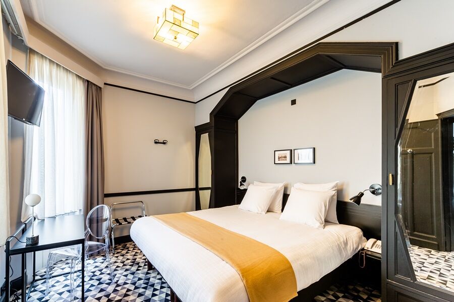 호텔 르 샤틀랭 브뤼셀 외부 사진 A room at the hotel